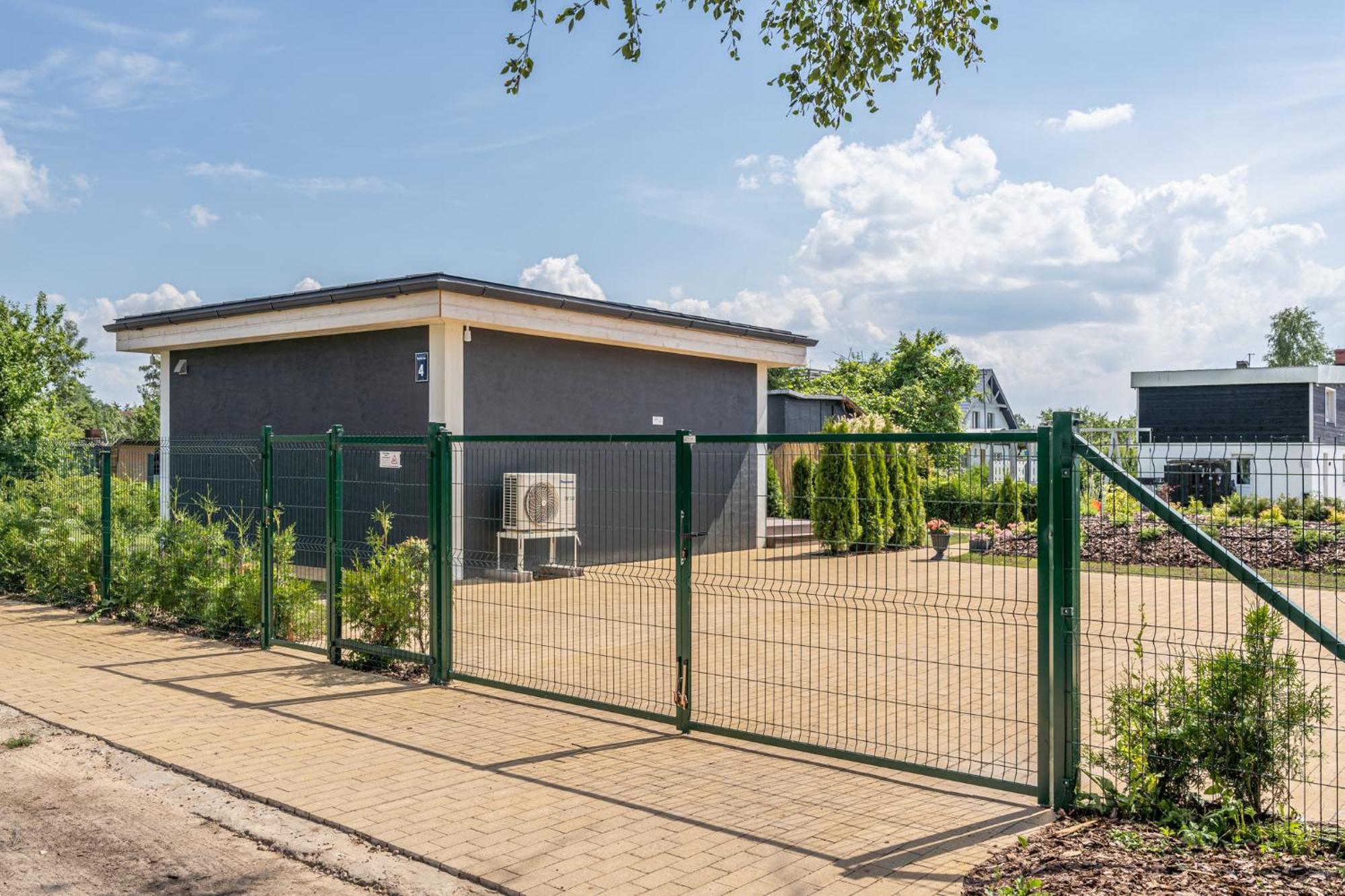 Family Garden With Free Private Parking & Playground * Рига