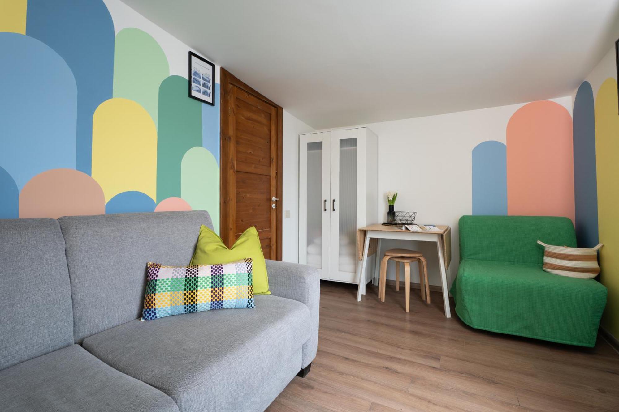Family Garden With Free Private Parking & Playground Рига