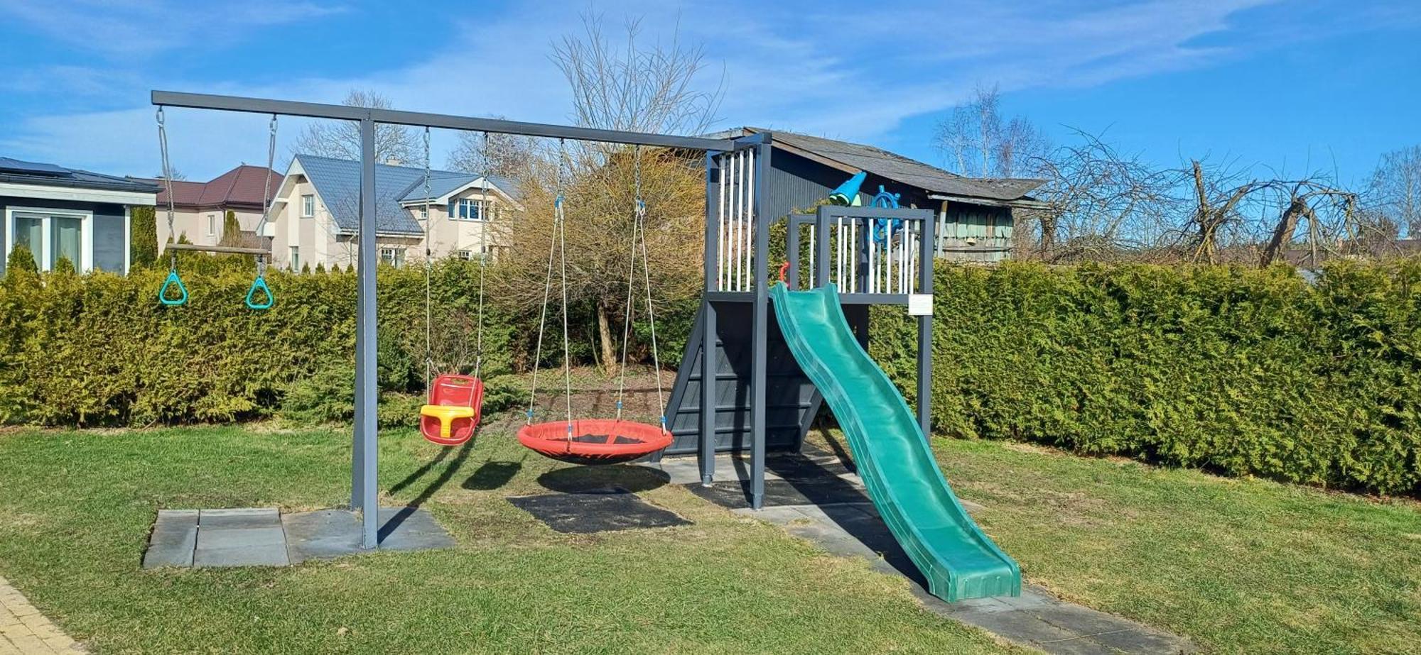 Family Garden With Free Private Parking & Playground * Riga
